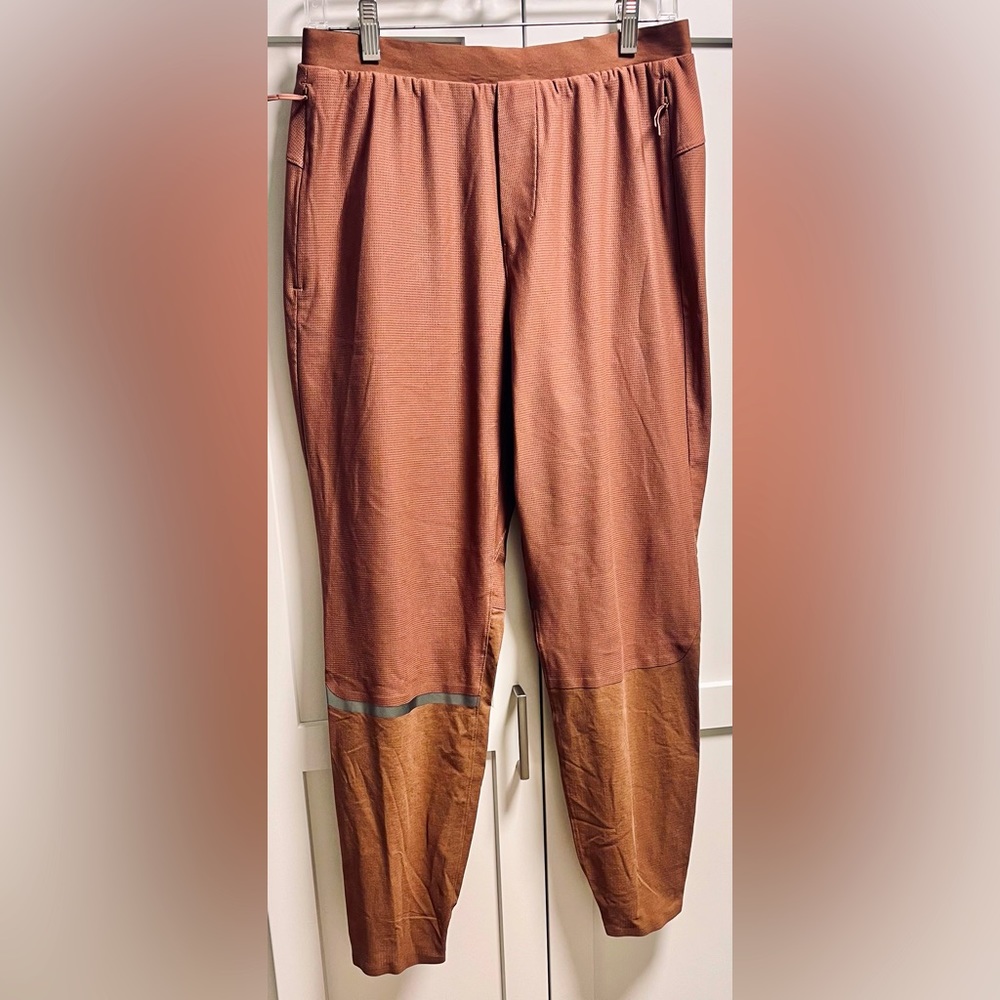 Lululemon Mens Joggers Pants in Terracotta, size Medium